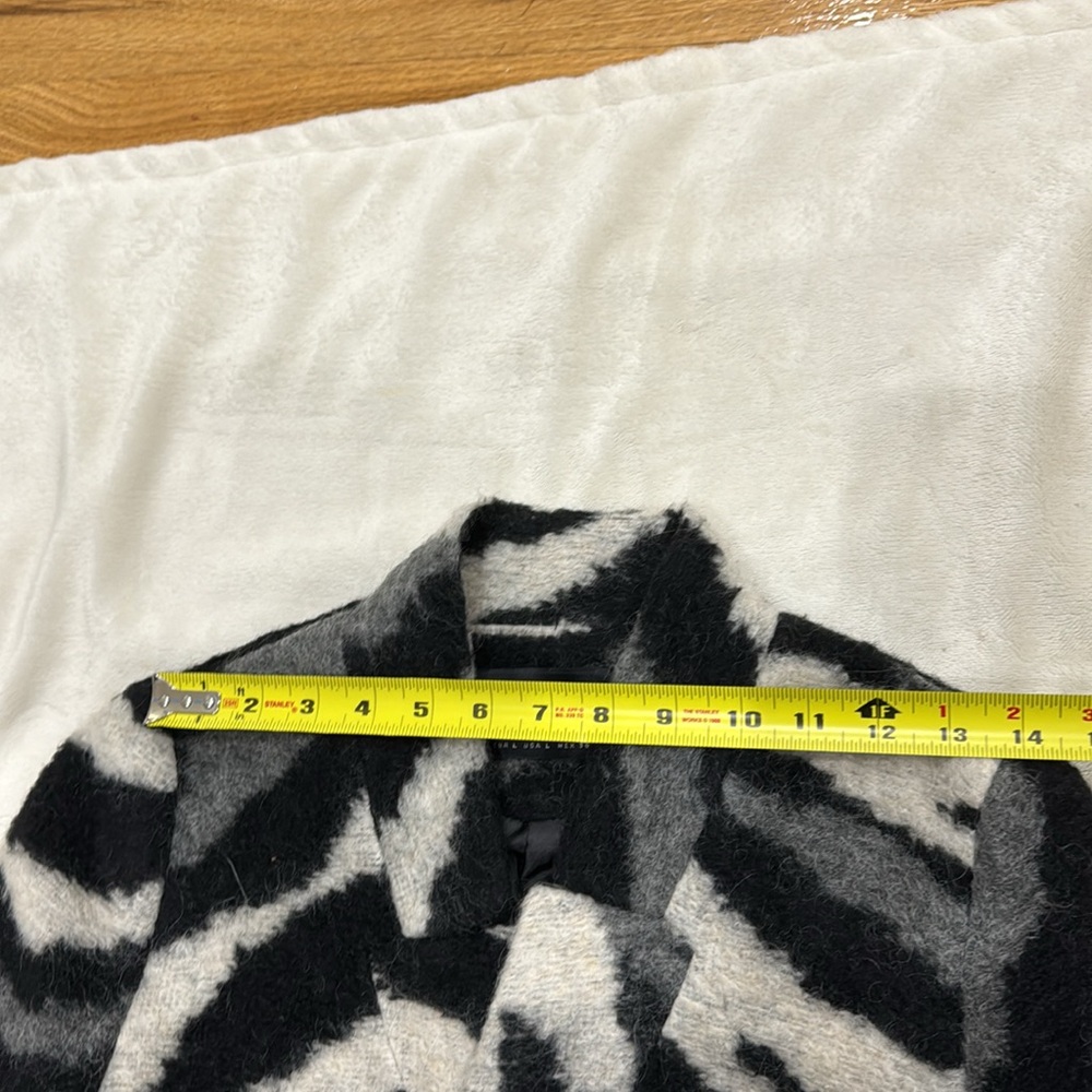 Stradivarius Zebra Print Jacket-Size L - image 8